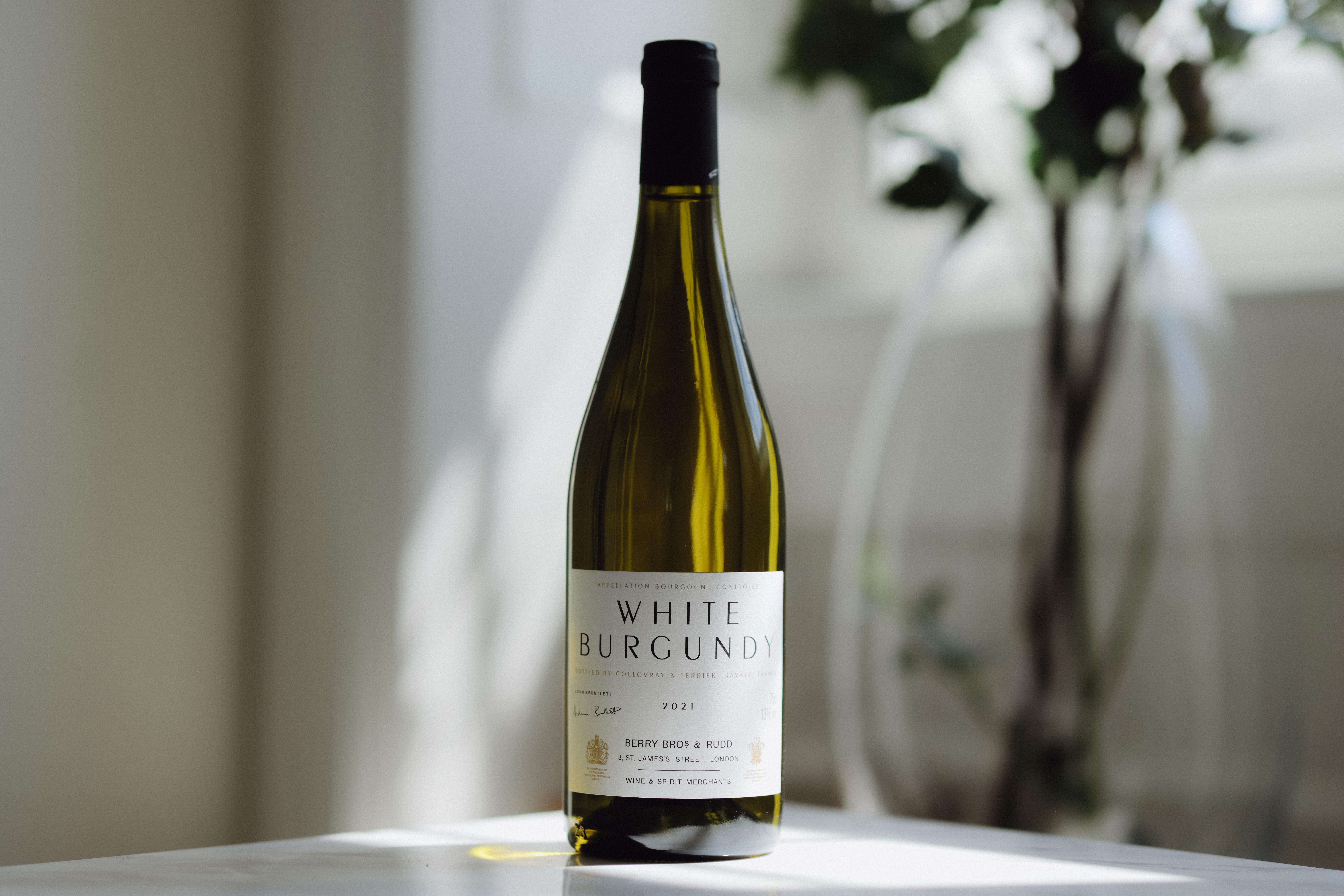 New-flats-bottleshots-stylised-BOS-vintages-20218004136_20218004282_BOS_White-Burgundy-2