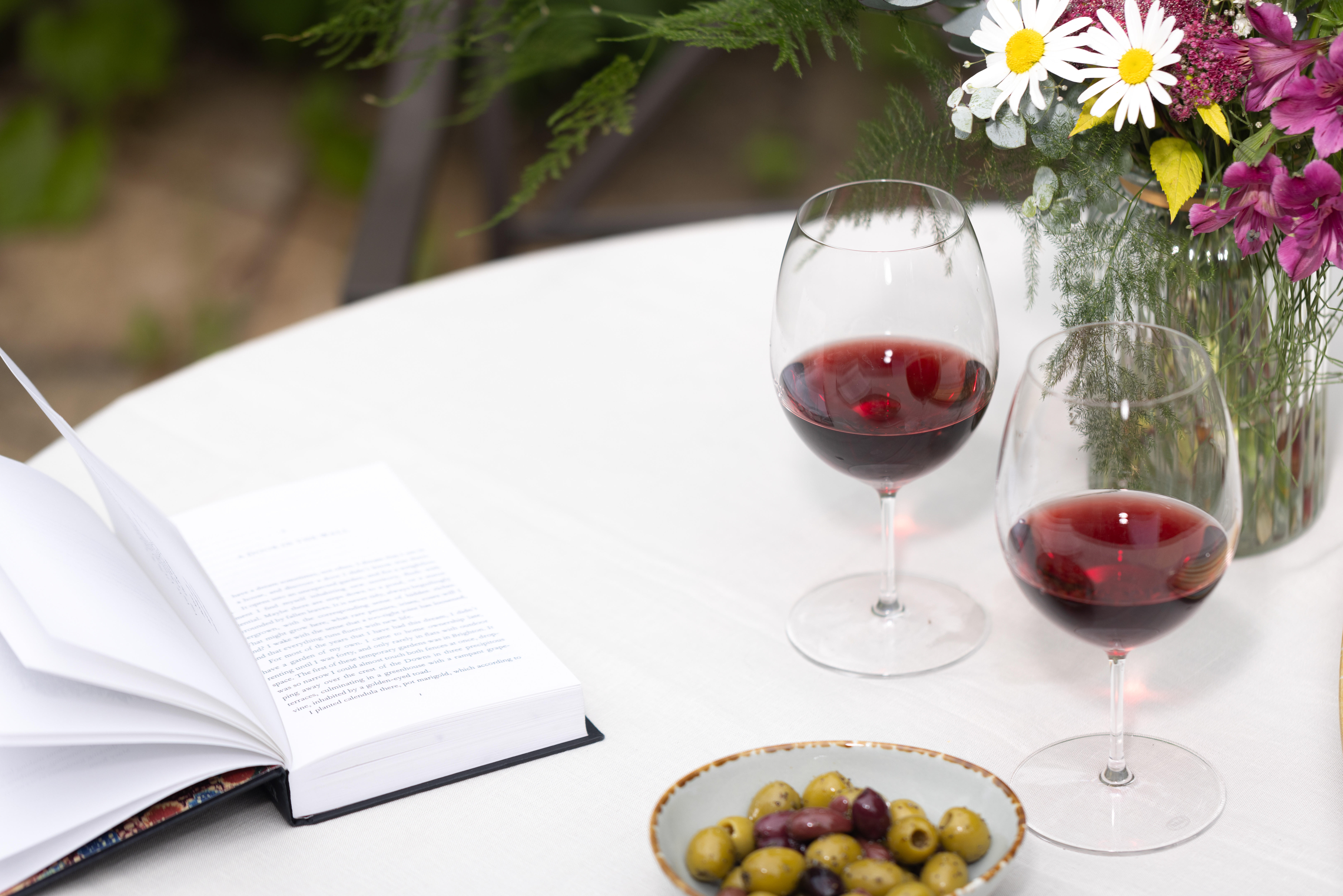 Summer-Photoshoot-June-2024-Generic-Red-wine-glass-5